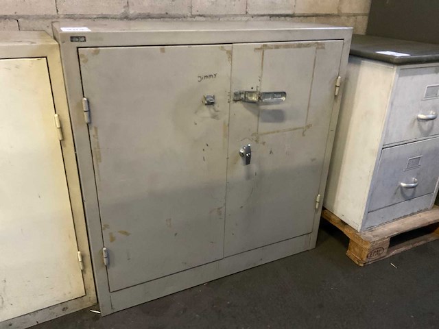 2-deurs kast - afbeelding 1 van  3