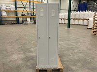 2-deurs lockerkast (2x) - afbeelding 1 van  2