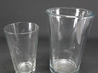 2 dikglazen vazen - afbeelding 1 van  5