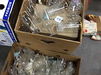 2 dozen met diverse glazen - afbeelding 1 van  3