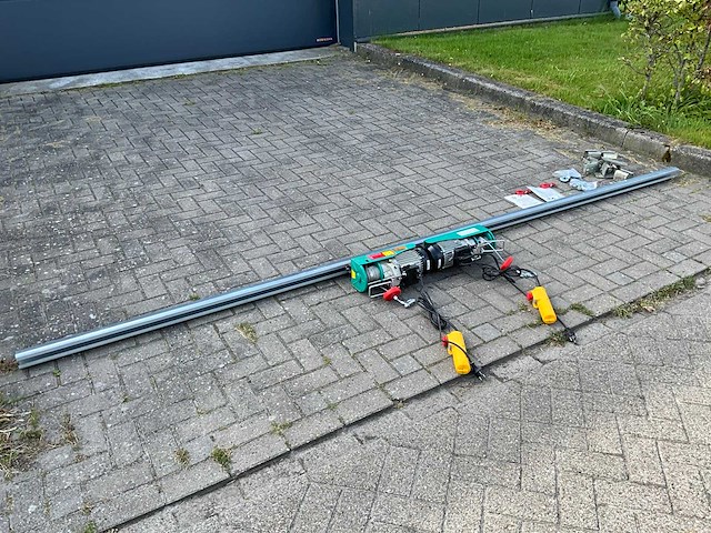 2 elektrische takels / lieren met railsysteem - afbeelding 2 van  11