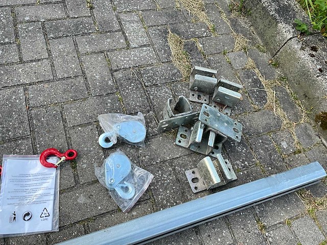 2 elektrische takels / lieren met railsysteem - afbeelding 9 van  10
