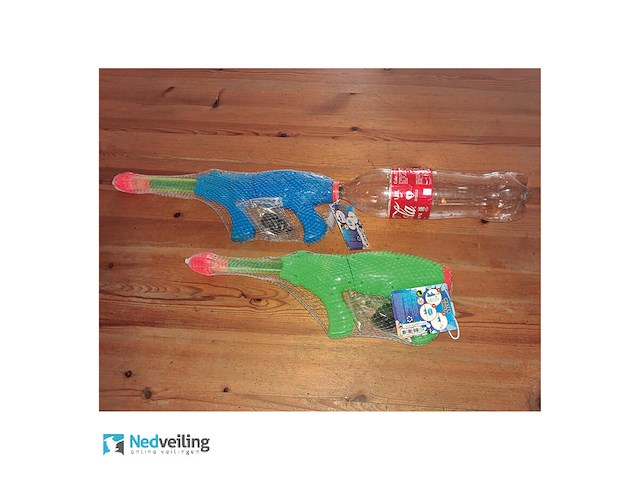 2 ex. groot waterpistool 39 cm met pet fles als reservoir (doos q) - afbeelding 2 van  3
