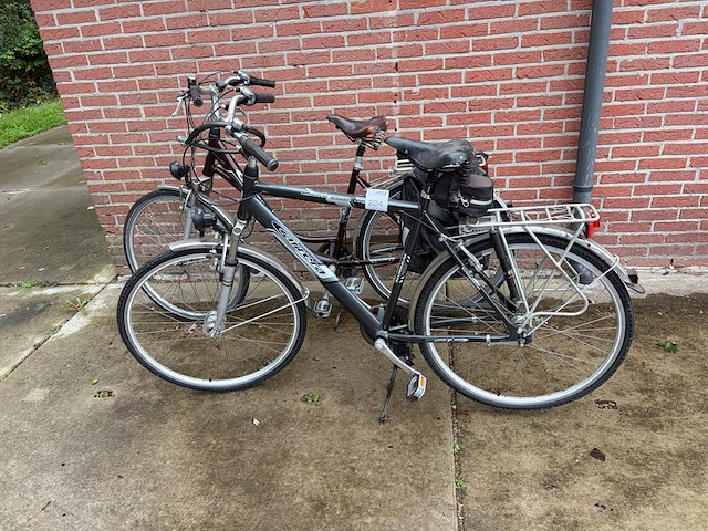 2 fietsen carrera - afbeelding 1 van  2