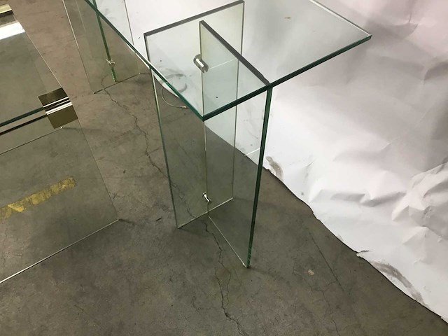 2 glazen bijzettafels - afbeelding 7 van  8