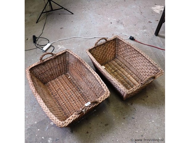 2 grote rieten broodmanden - afbeelding 2 van  5