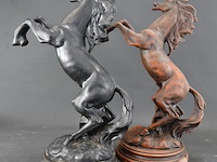 2 grote steigerende paarden - afbeelding 3 van  5