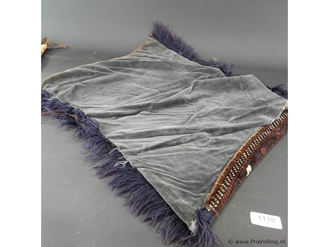 2 handgeknoopte kussens - afbeelding 5 van  5