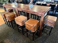 2 hoge bartafels met 10 krukken - afbeelding 2 van  4