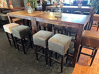 2 hoge bartafels met 10 krukken - afbeelding 4 van  4