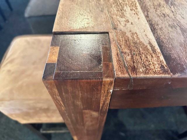 2 hoge bartafels met 10 krukken - afbeelding 3 van  4