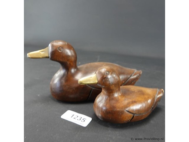 2 houten eenden met bronzen snavel - afbeelding 2 van  5