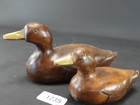 2 houten eenden met bronzen snavel - afbeelding 2 van  5