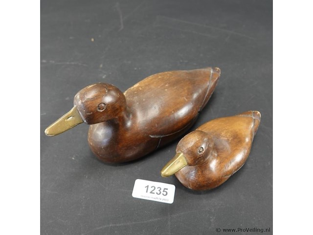 2 houten eenden met bronzen snavel - afbeelding 3 van  5
