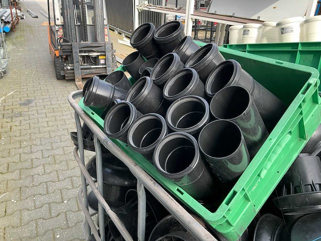 2 ibc vat met pvc hulpstukken - afbeelding 5 van  6