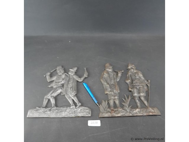 2 ijzeren plaques - afbeelding 1 van  5