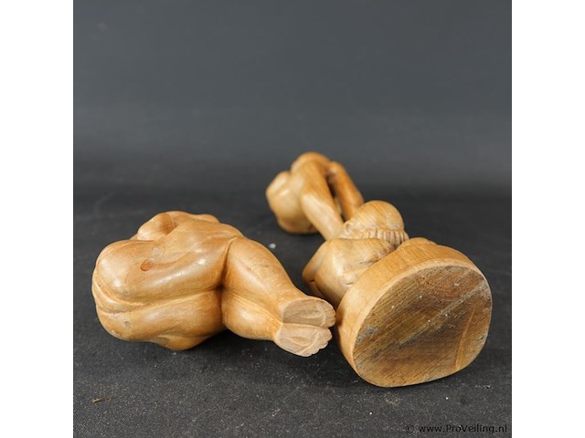 2 in hout gesneden sculpturen - afbeelding 5 van  5