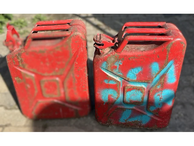 2 jerrycan - afbeelding 3 van  5