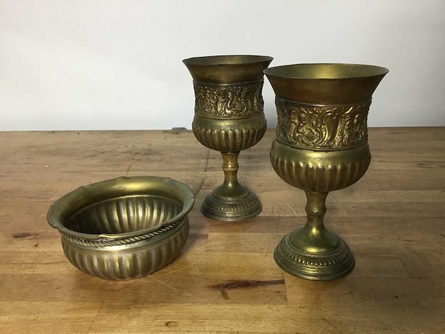 2 kelken en sierpot - crockery - afbeelding 1 van  2