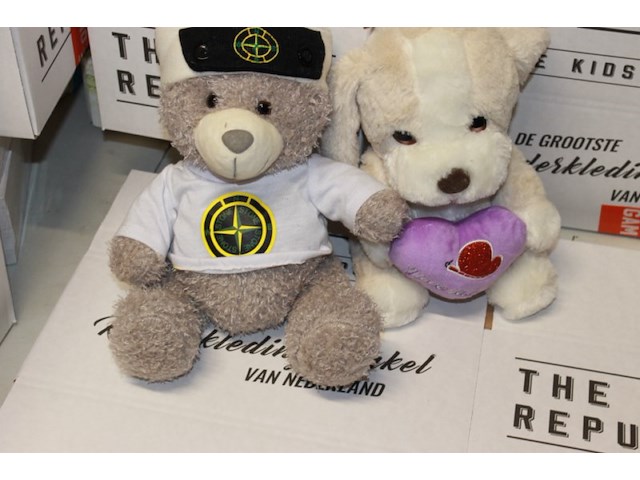 2 knuffelberen afkomstig van showroom zijn beedje vies in doos 12 op loc o13 - afbeelding 1 van  7