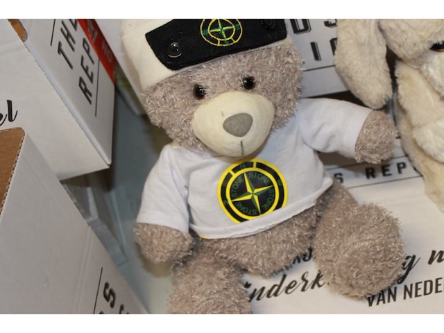 2 knuffelberen afkomstig van showroom zijn beedje vies in doos 12 op loc o13 - afbeelding 6 van  7