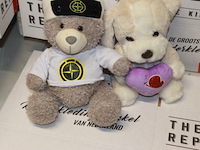 2 knuffelberen afkomstig van showroom zijnbeedje vies in doos 12 op loc o13 - afbeelding 5 van  7