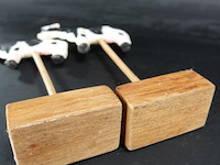 2 koeien op houten basement - afbeelding 5 van  5