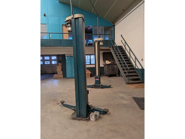 2-koloms autohefbrug, 2500 kilo, ravaglioli, kpn 336i, 2000 - afbeelding 12 van  15