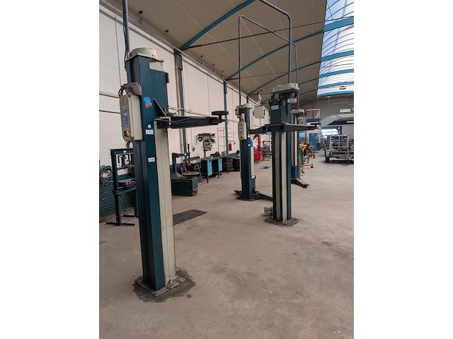 2-koloms autohefbrug, 2500 kilo, ravaglioli, kpn 336i, 2000 - afbeelding 13 van  15