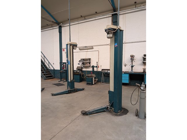 2-koloms autohefbrug, 2500 kilo, ravaglioli, kpn 336i, 2000 - afbeelding 1 van  14