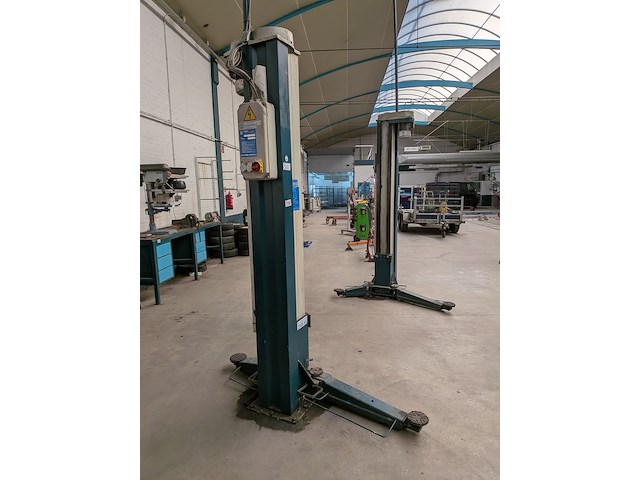 2-koloms autohefbrug, 2500 kilo, ravaglioli, kpn 336i, 2000 - afbeelding 8 van  14