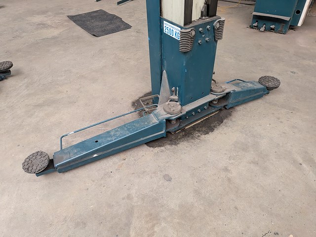 2-koloms autohefbrug, 2500 kilo, ravaglioli, kpn 336i, 2000 - afbeelding 10 van  14