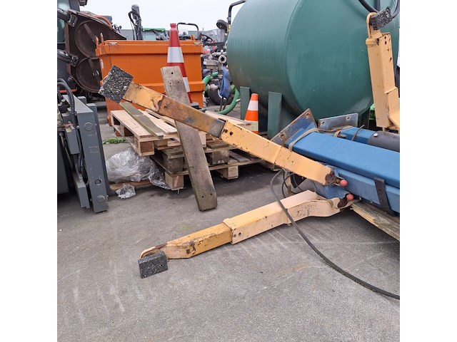 2 koloms hydraulische hefbrug 3000kg - afbeelding 8 van  14