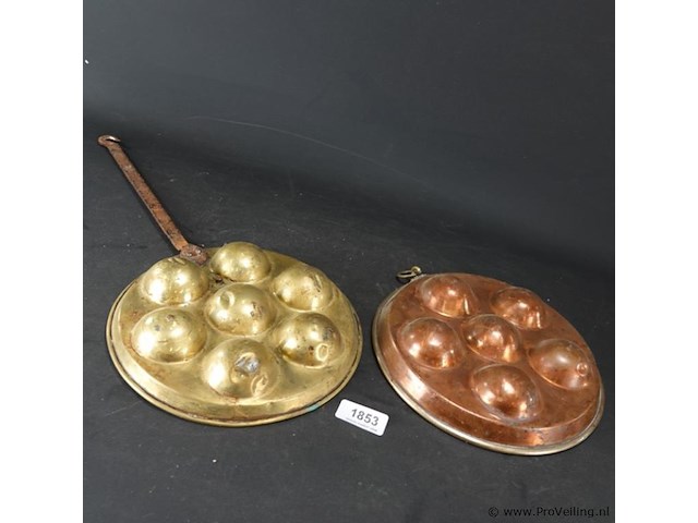 2 koperen evenveeltjes pannen - afbeelding 1 van  4