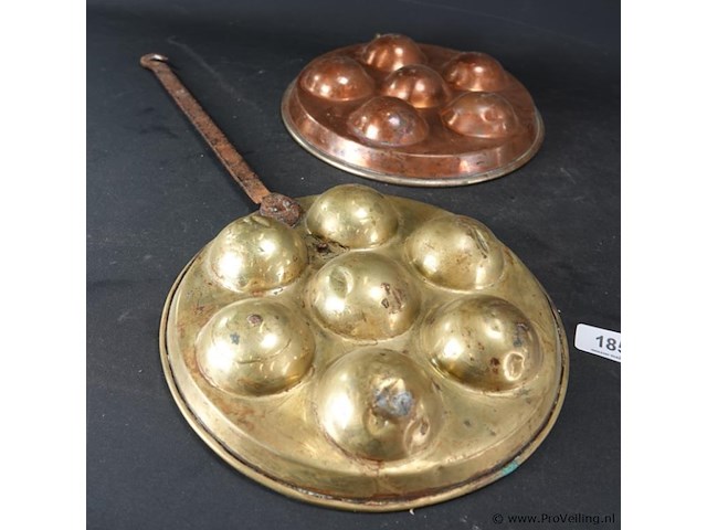 2 koperen evenveeltjes pannen - afbeelding 3 van  4