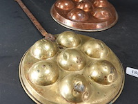 2 koperen evenveeltjes pannen - afbeelding 3 van  4