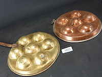 2 koperen evenveeltjes pannen - afbeelding 2 van  4