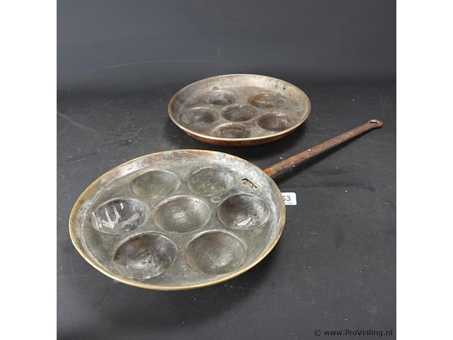 2 koperen evenveeltjes pannen - afbeelding 4 van  4