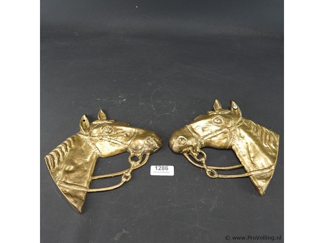 2 koperen paardenhoofden - afbeelding 1 van  5