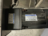 2-kops vulmachine met transportband en touchscreenbediening - afbeelding 23 van  27