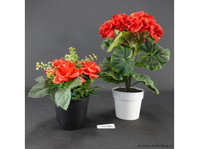 2 kunstplanten in pot - afbeelding 2 van  5