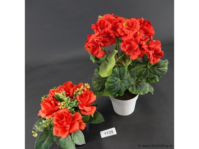 2 kunstplanten in pot - afbeelding 3 van  5