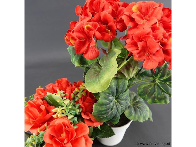 2 kunstplanten in pot - afbeelding 4 van  5