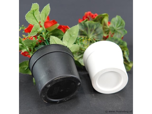2 kunstplanten in pot - afbeelding 5 van  5