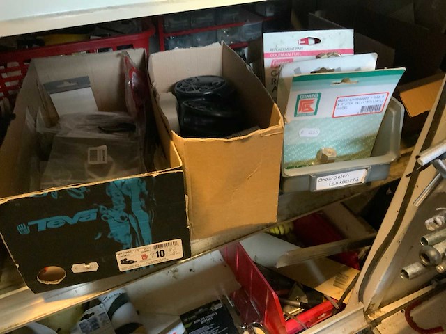 2 legbord stellingen met divers - afbeelding 6 van  8