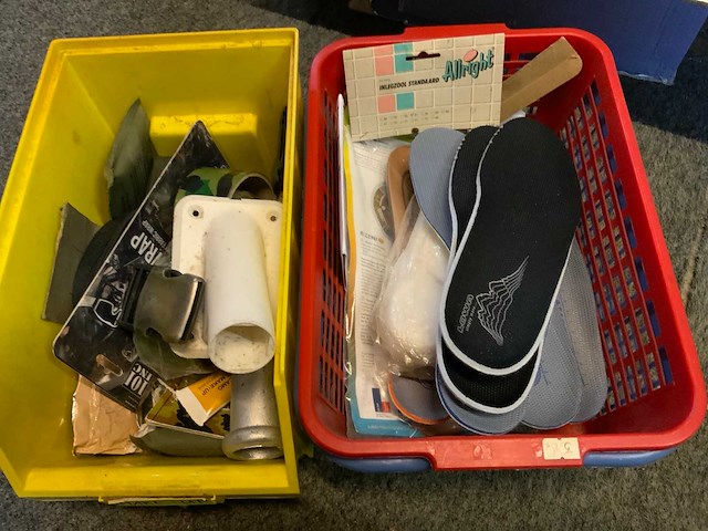 2 legbord stellingen met divers - afbeelding 7 van  8