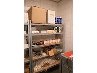 2 legbordstelling met keuken- en restaurantbenodigdheden - afbeelding 3 van  8