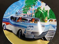 2 metalen vintage asbakken met een retro autothema - afbeelding 4 van  5