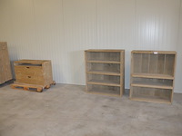 2 moderne vol houten rekken 2 leggers en 3 leggers afm. 100x38x120 , modern vol houten tv meubel 2 laden 1 legger afm. 120x43x72
