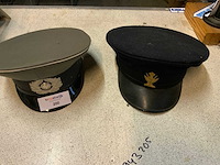 2 officierspetten - afbeelding 1 van  4
